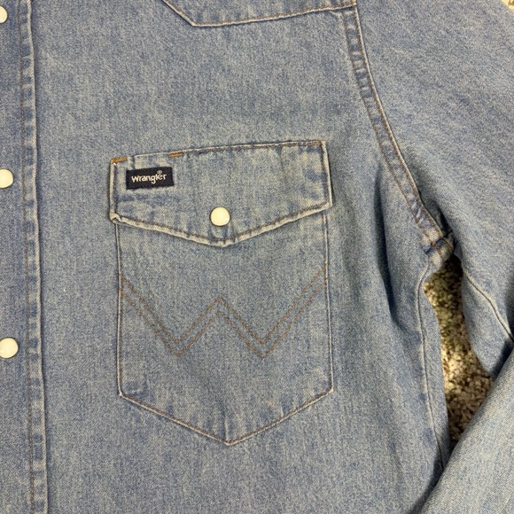 Wrangler Cowboy Cut Blue Denim Western Work Shirt Mens M Pearl Snap Rodeo - Picture 3 of 11